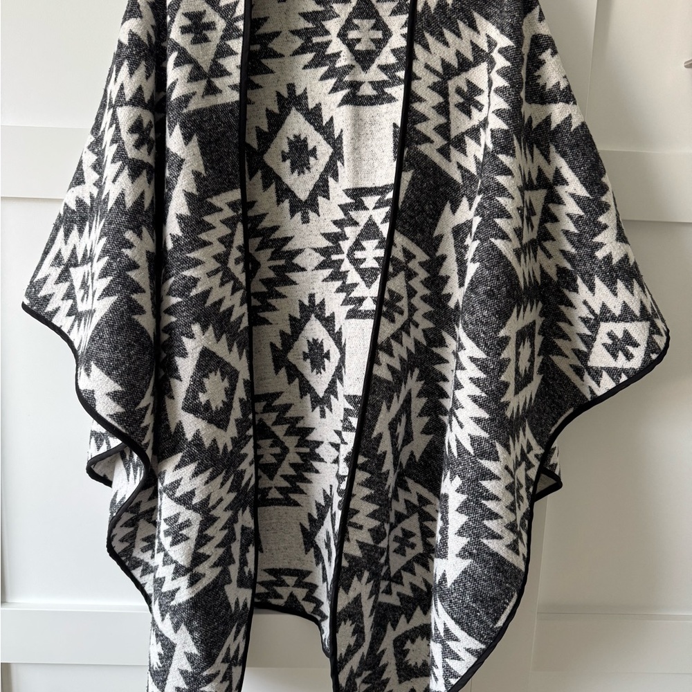 Black and White Geometric Cape